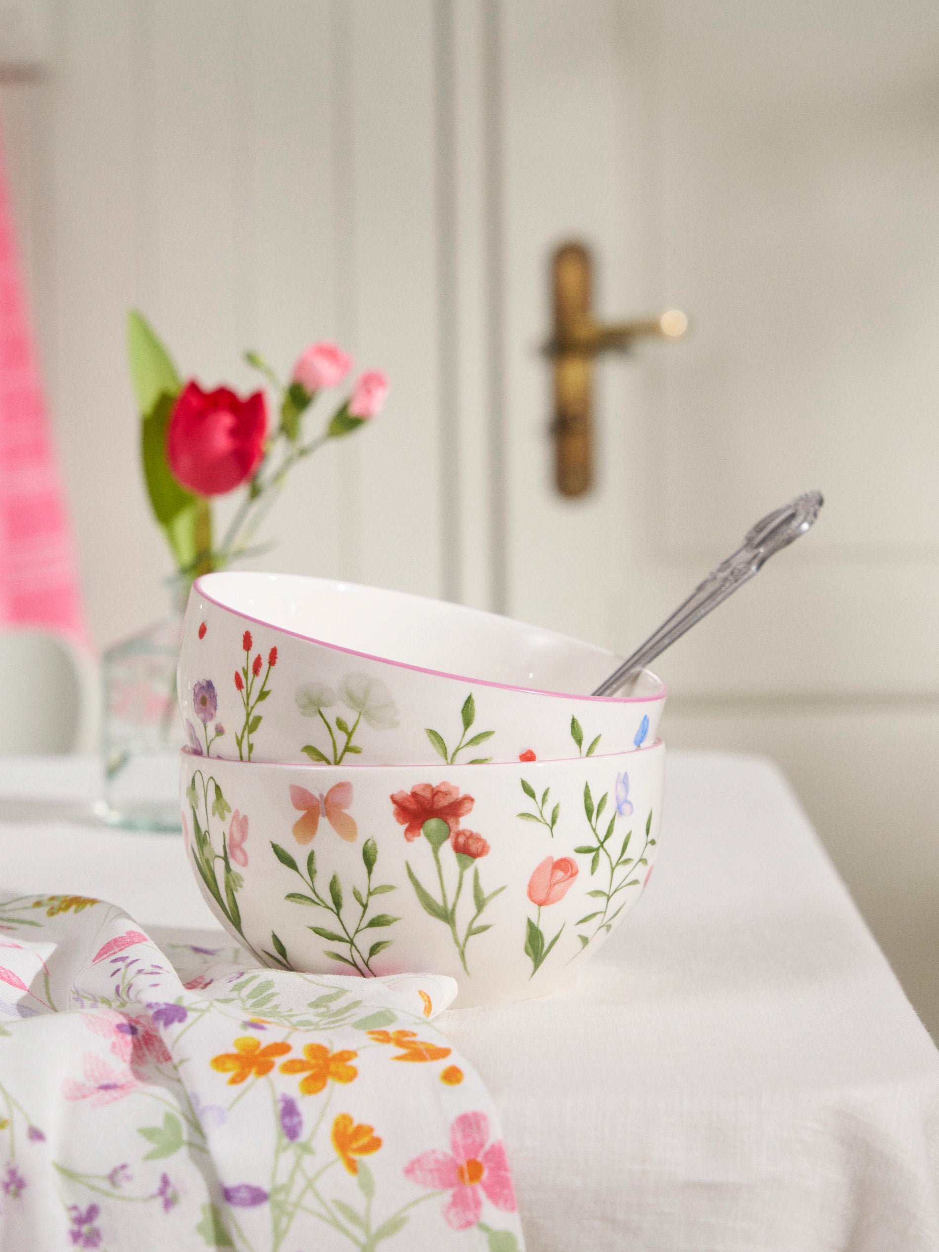 Set di ciotole con motivo floreale