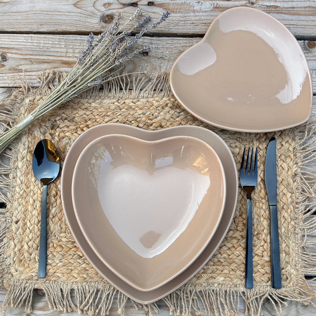 Servizio piatti cuore tortora